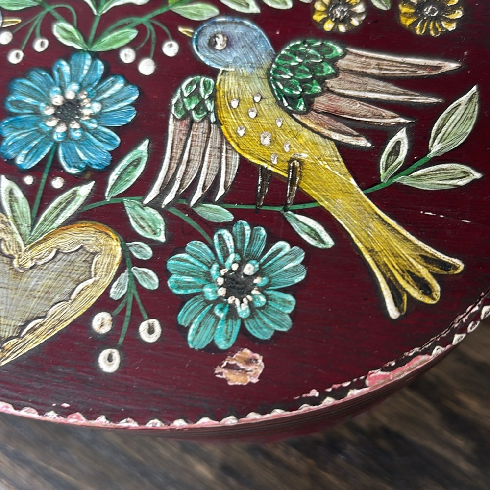 Vintage oval wood box, burgundy, hand painted, birds, flowers, PA Dutch?German? - Picture 9 of 9
